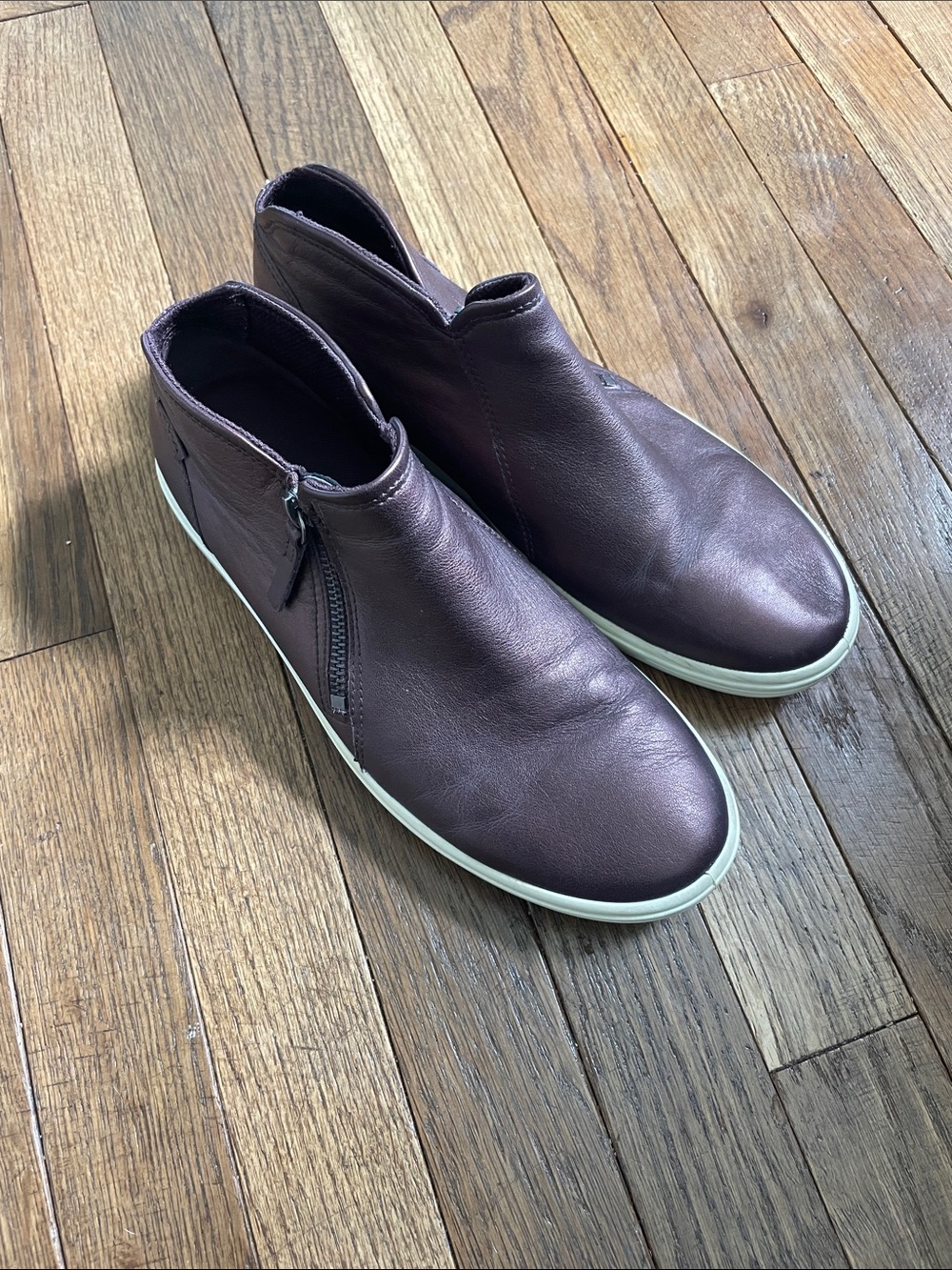 Ecco Purple Iridescent Leather Zip Bootie